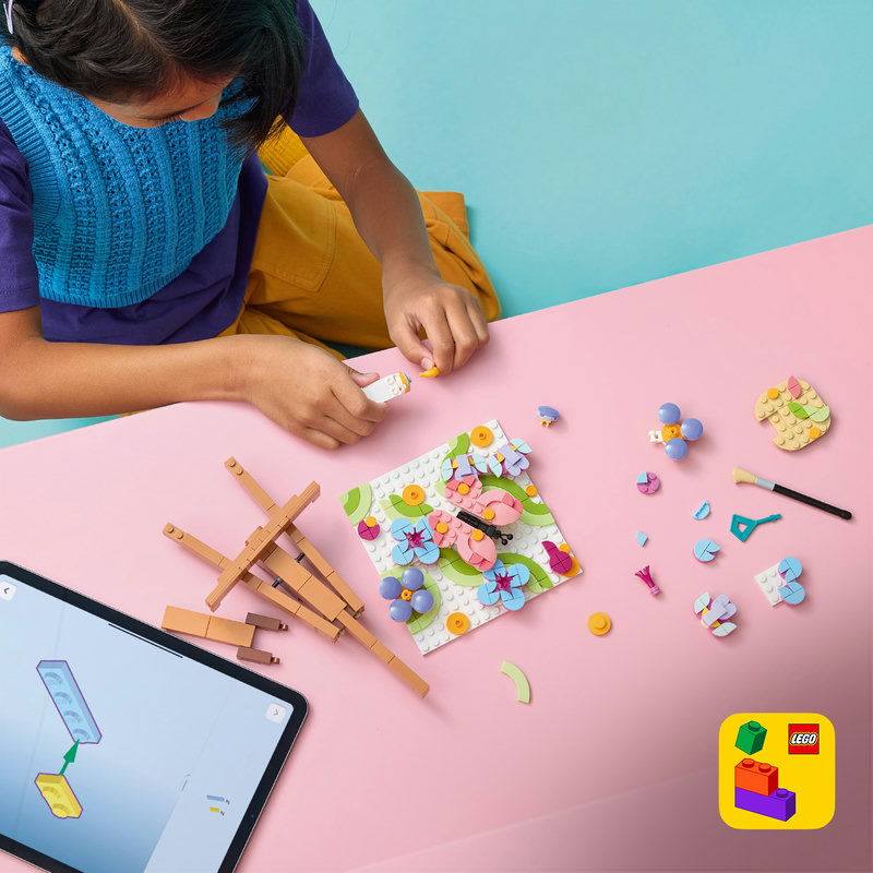 Includes interactive 3D building instructions