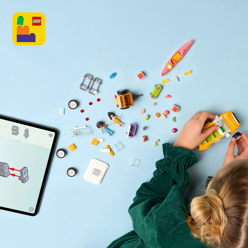 Enter a digital world of building