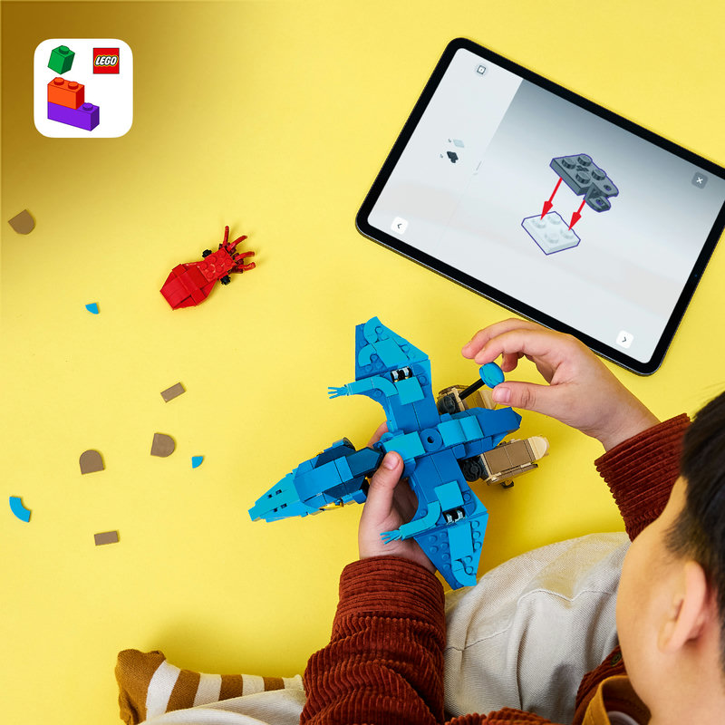 Включва интерактивни 3D инструкции за конструиране