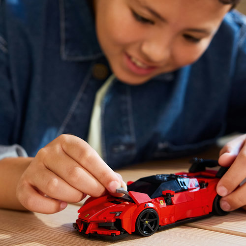 Кола-играчка Ferrari за игра