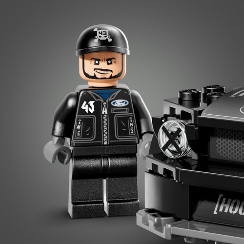 1 минифигура на Ken Block