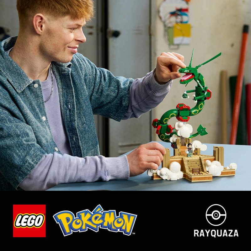 Unleash the power of the Legendary Rayquaza