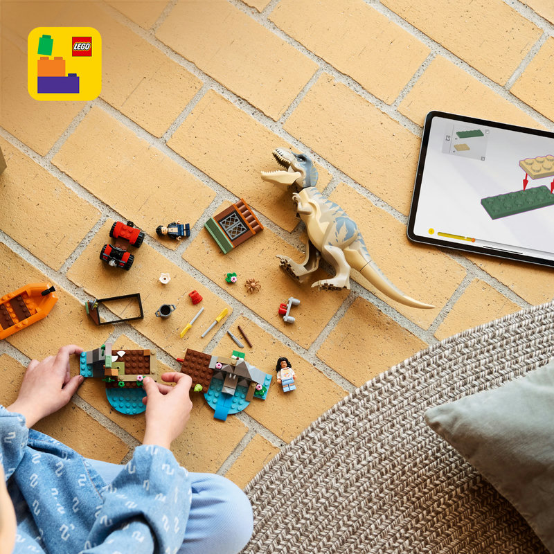 Enter a digital world of building