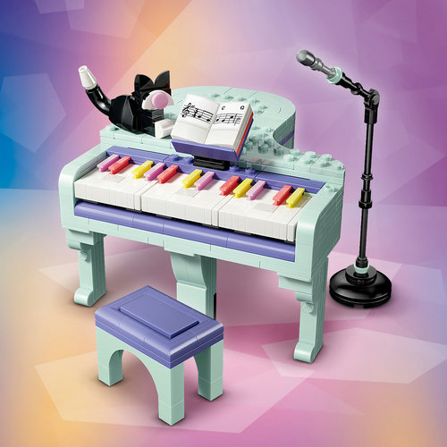 Piano with a cat