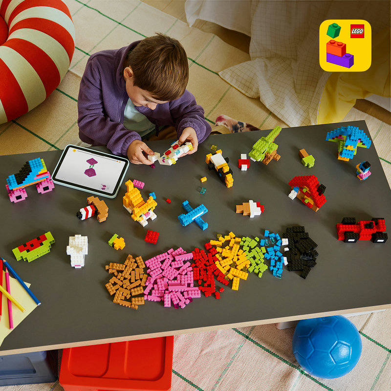 Includes interactive 3D building instructions