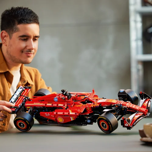 1:8 méretarányú modell