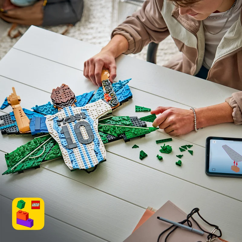Obsahuje interaktívny 3D návod na stavanie