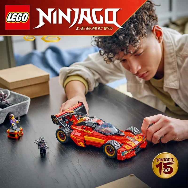 LEGO® NINJAGO® 15. évfordulós játékautó