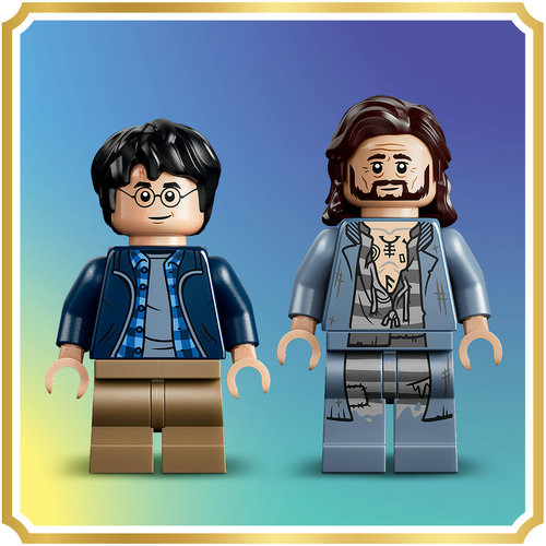 2 minifigures