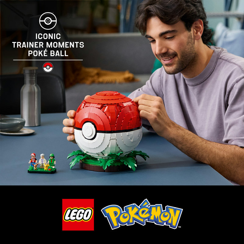 Scene-filled Poké Ball building set
