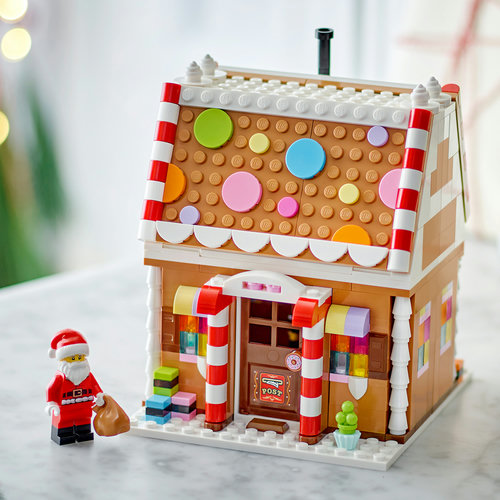 Santa Claus is coming to town