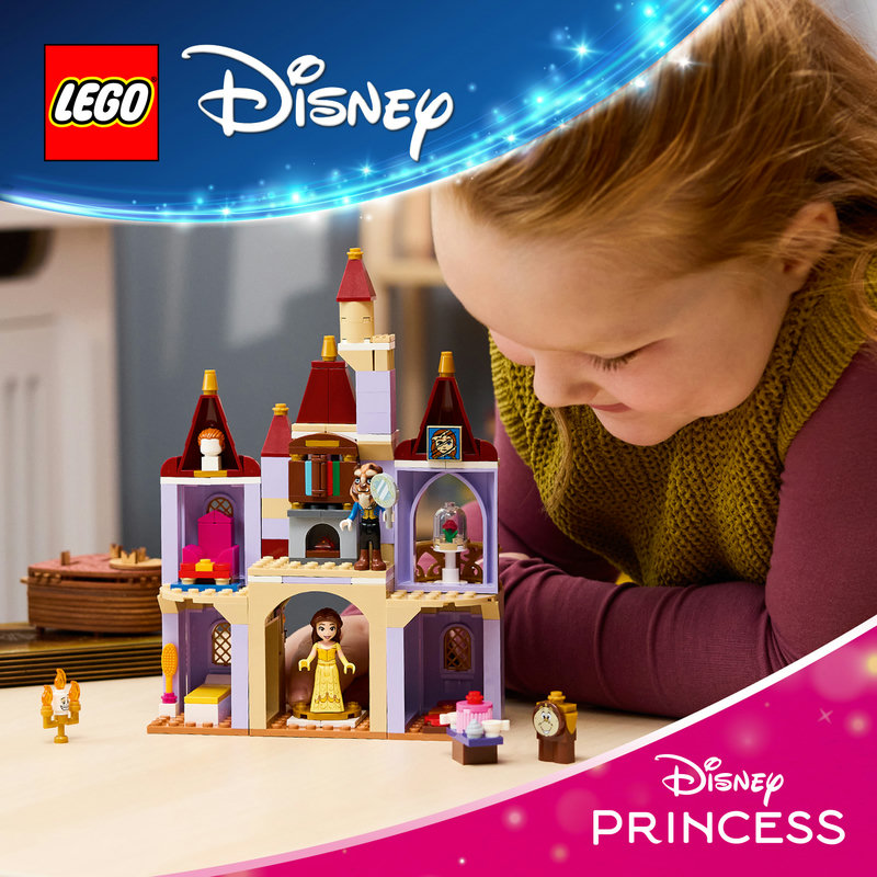Fantasy castle with 4 Disney Princess characters