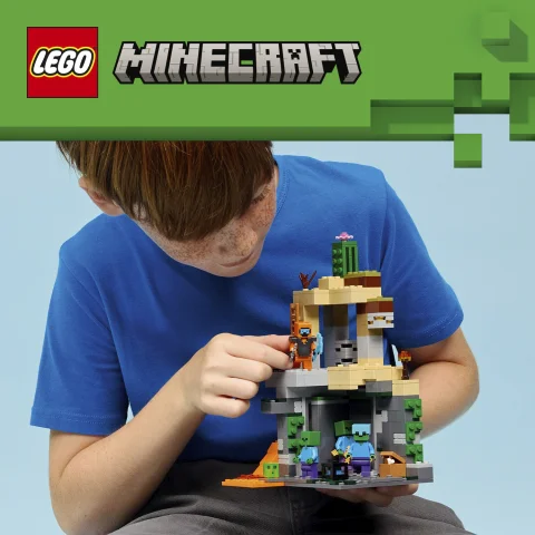 Lépj be a Minecraft® Zombikazamatába – ha mersz!