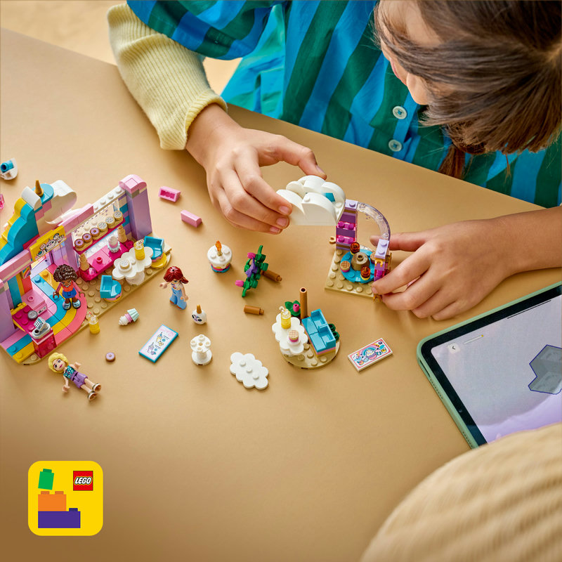 Включва интерактивни 3D инструкции за конструиране