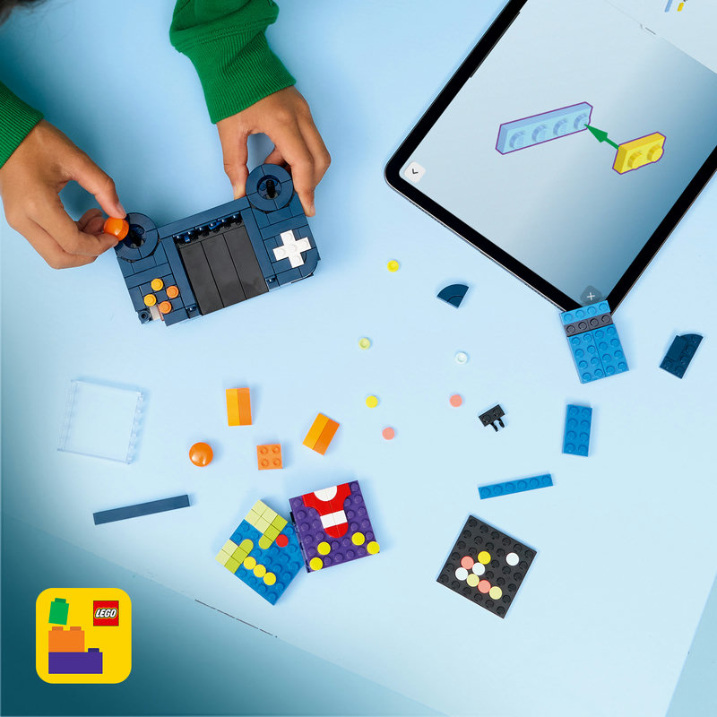 Включва интерактивни 3D инструкции за конструиране