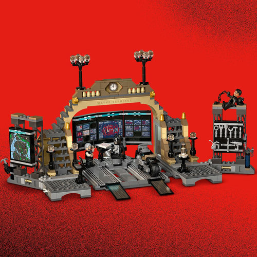 LEGO 76240 LEGO DC Batmobile™ Tumbler Sadece LEGO Store'da, Yetişkinlerin  Dünyası, LEGO Özel (EXCLUSIVE) Ürünler, DC Super Heroes Serisi - LEGO Store