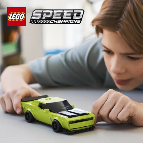 Dodge Challenger SRT Hellcat sportautó építőkészlet