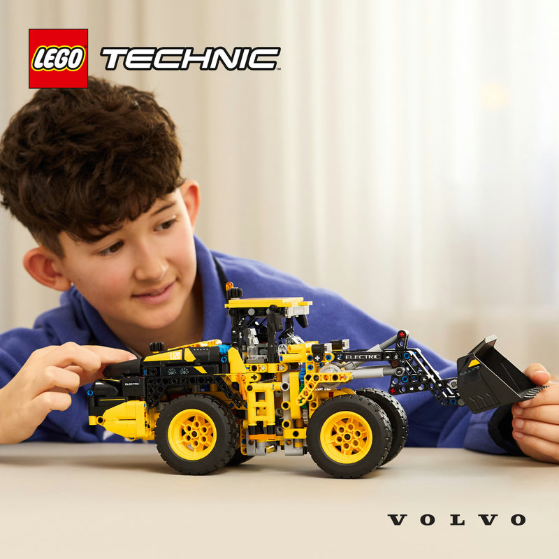 LEGO 42209 Volvo L120 Electric Radlader Detailansicht