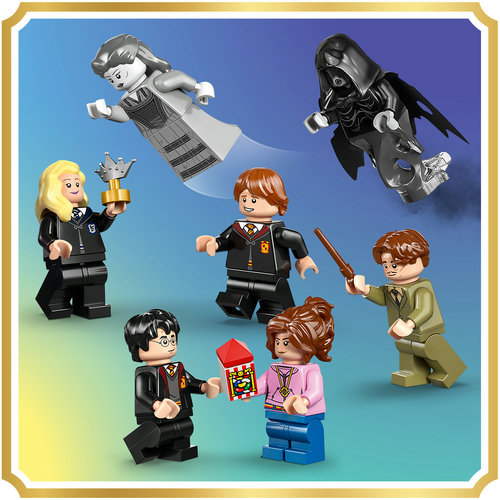 7 minifigures