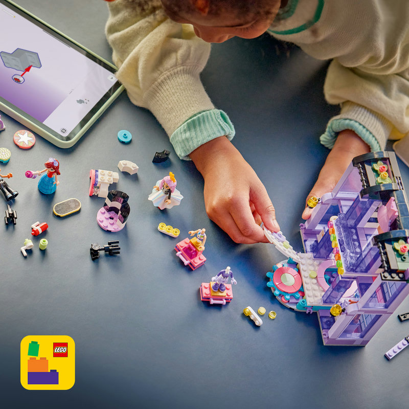 Включва интерактивни 3D инструкции за конструиране