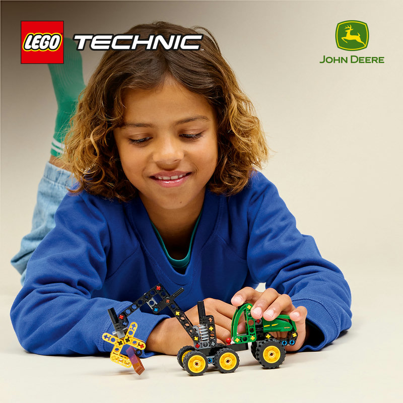 LEGO 42218 John Deere Harvester Detailansicht mit Erntearm