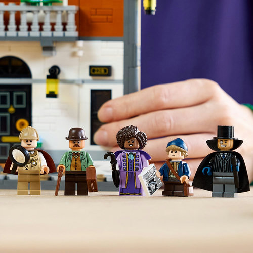 5 minifigurát találsz a szettben!