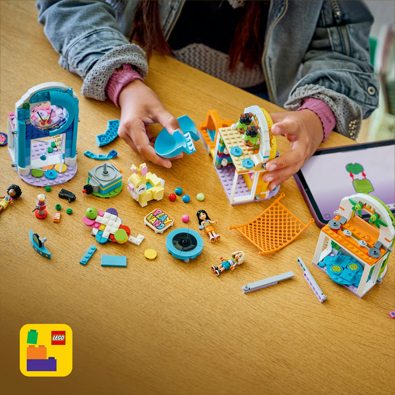 Включва интерактивни 3D инструкции за конструиране