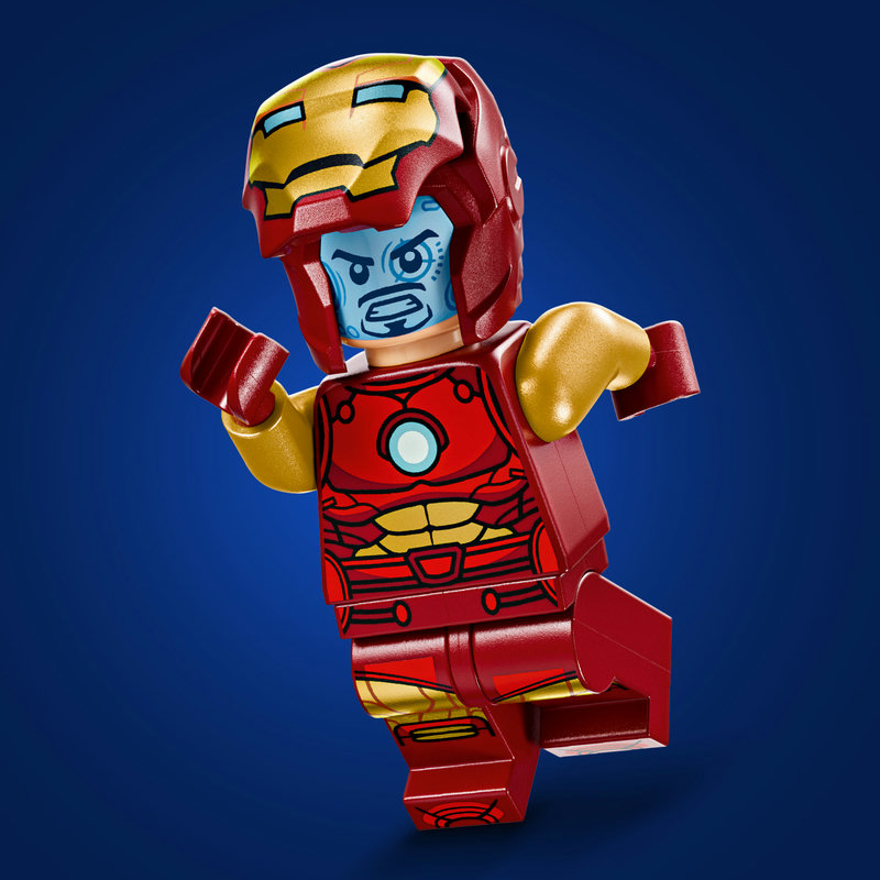 LEGO 76307 Iron Man Mech Spielszene 3