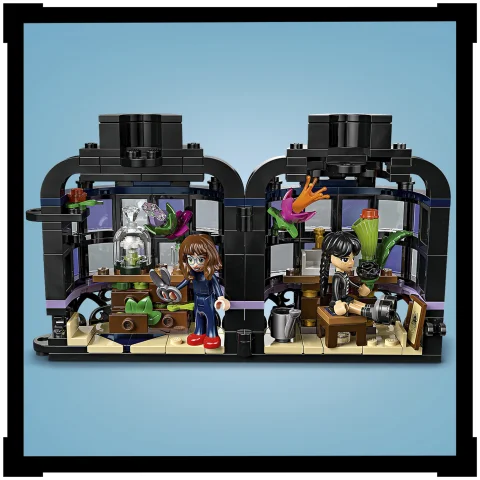 Nyitható váza rejtekhellyel