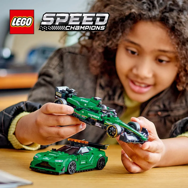 Složite 2 modela Aston Martina od LEGO® kocaka