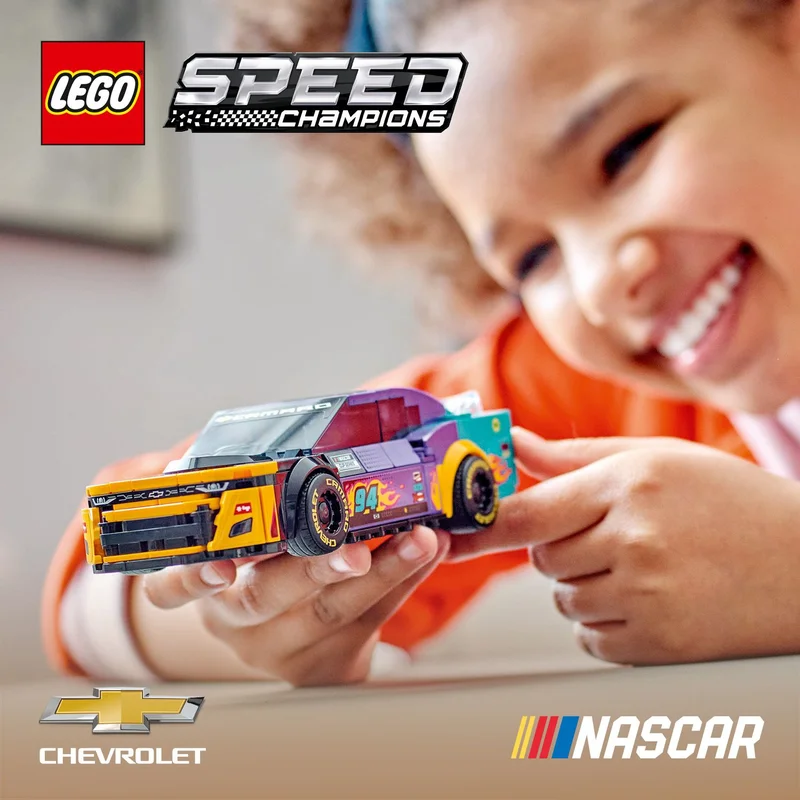 Építs egy NASCAR® játékautót LEGO® kockákból!