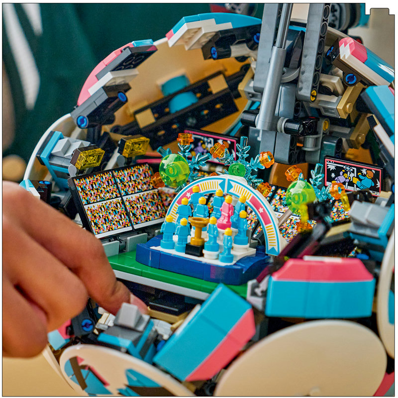 LEGO 43019 Fußball im Regal als Display