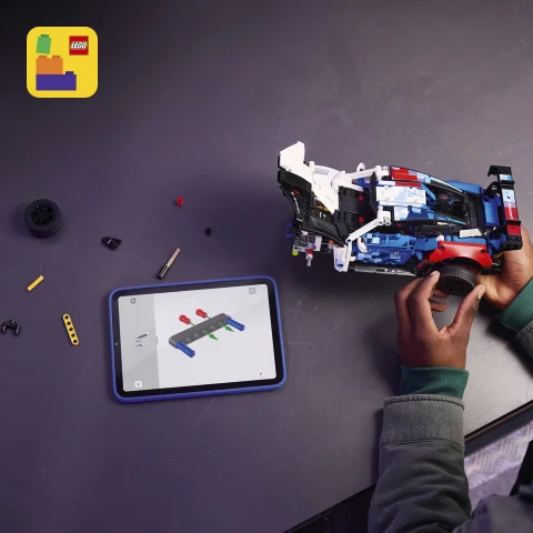 Includes interactive 3D building instructions