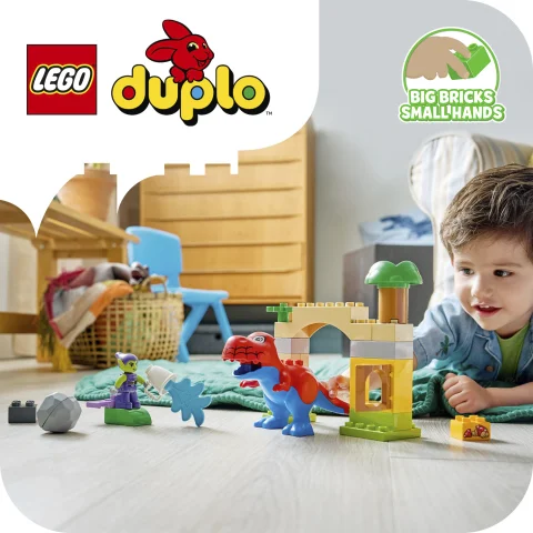 Build-and-play Super Hero playset