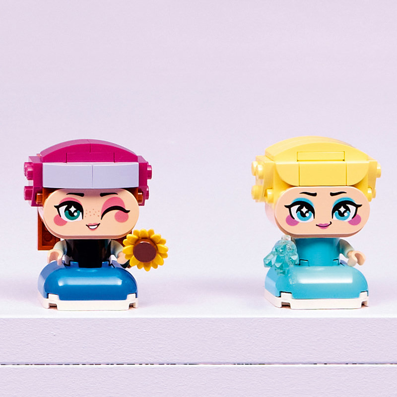 A fun treat with 2 iconic, brick-built characters