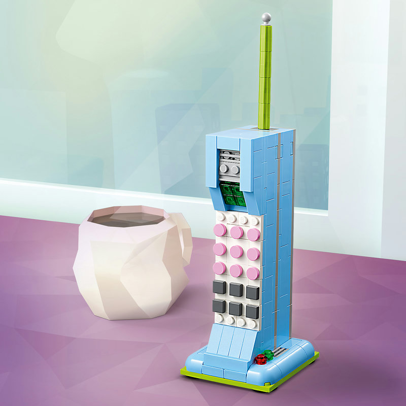 LEGO 31174 alle drei Telefonmodelle nebeneinander