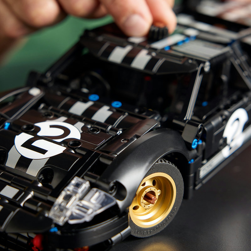 LEGO 42223 Ford GT40 MKII Motor-Detail