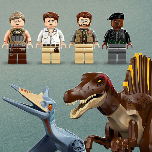 2 dinosauři a 4 minifigurky