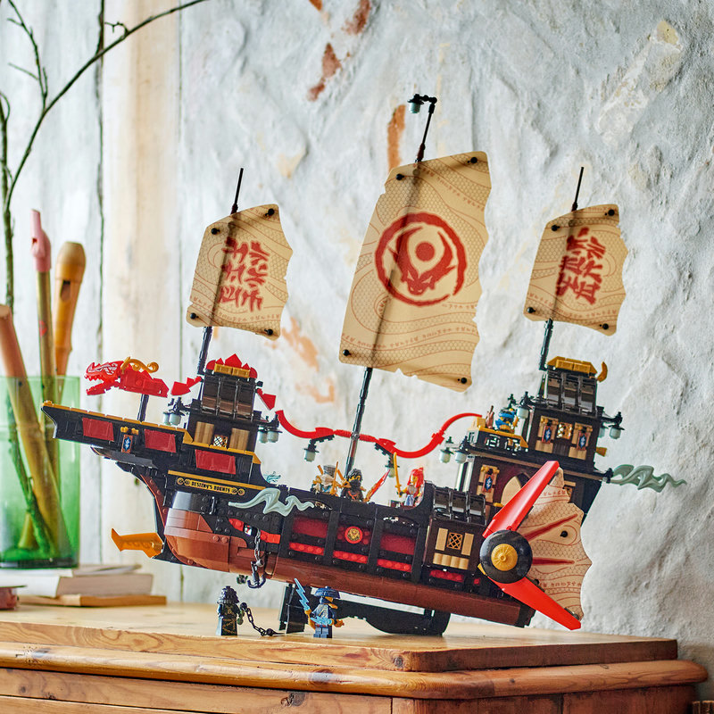 LEGO 71848 Spielszene mit Tempel-Flugsegler