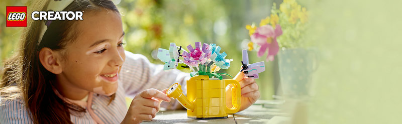 LEGO-Set 31149 Gießkanne mit Blumen Produktbild mit bunten Blüten und Schmetterlingen