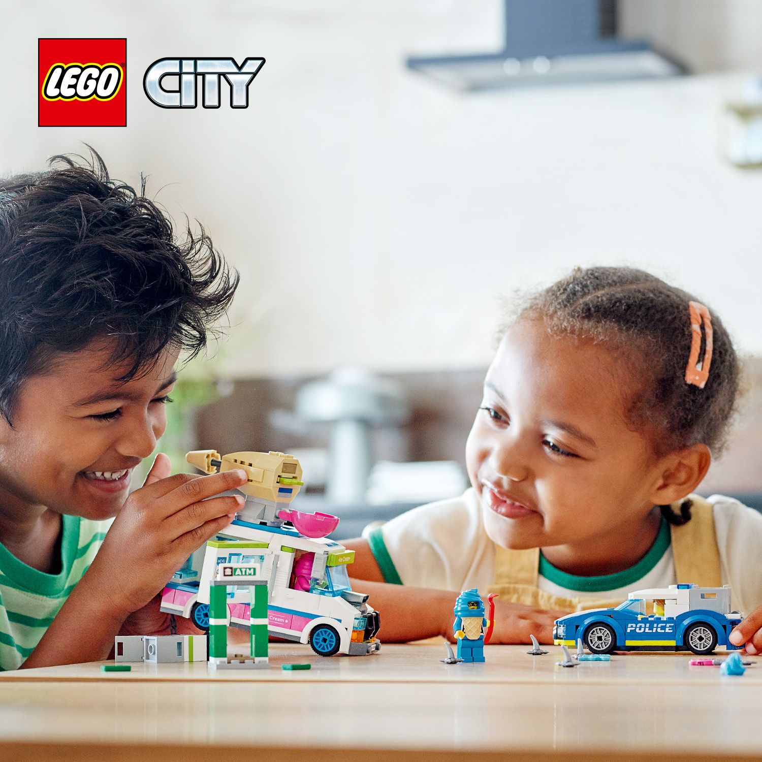 LEGO® City TV tematikos policijos žaidimo rinkinys