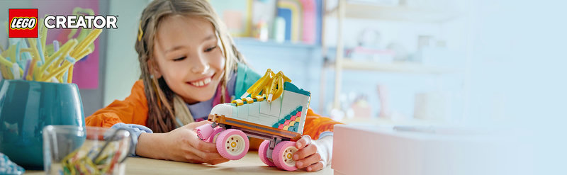 LEGO-Set 31148 Rollschuh — alle drei Modelle: Rollschuh, Skateboard und Boombox nebeneinander