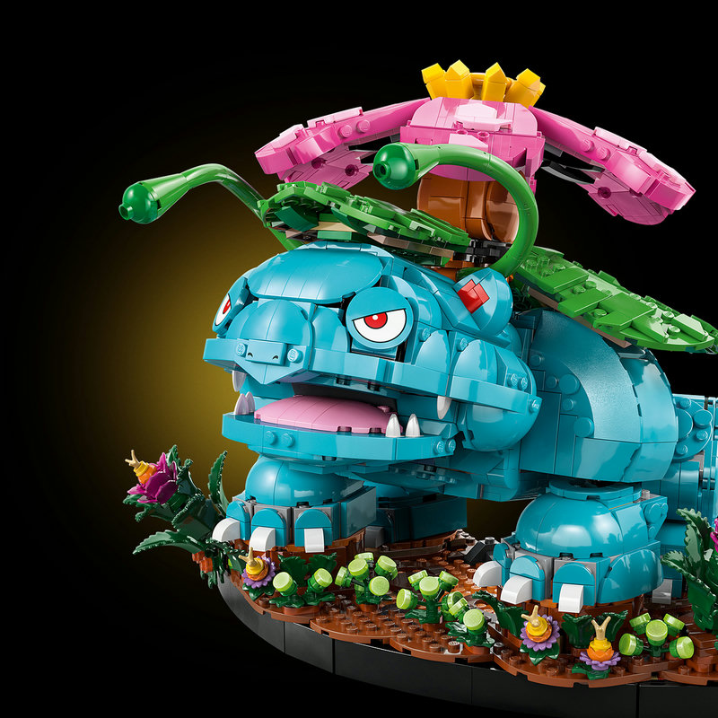 LEGO 72153 top-down view of the three biomes showing grass fire and water side by side