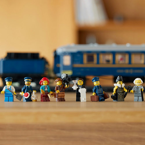 8 minifiguren met accessoires