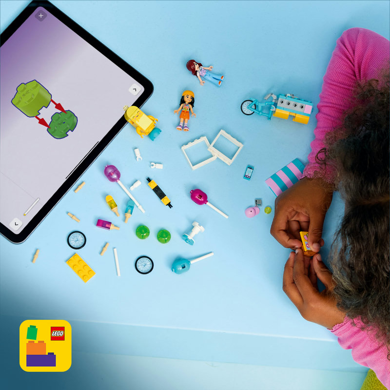 Включва интерактивни 3D инструкции за конструиране