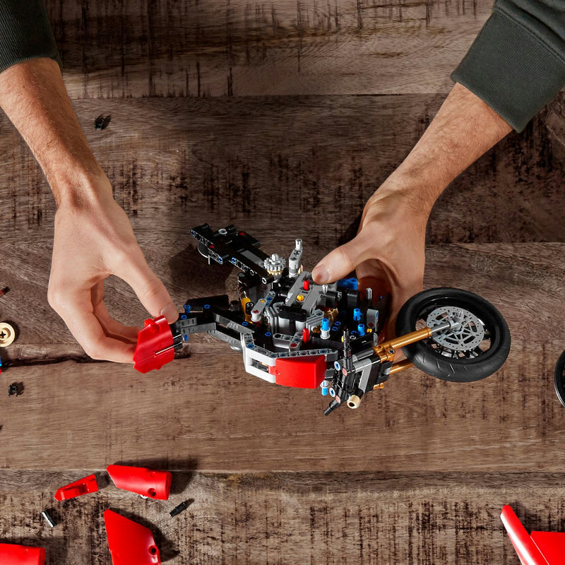 Ducati Panigale V4 R 42107 | Technic | Offizieller LEGO® Shop DE